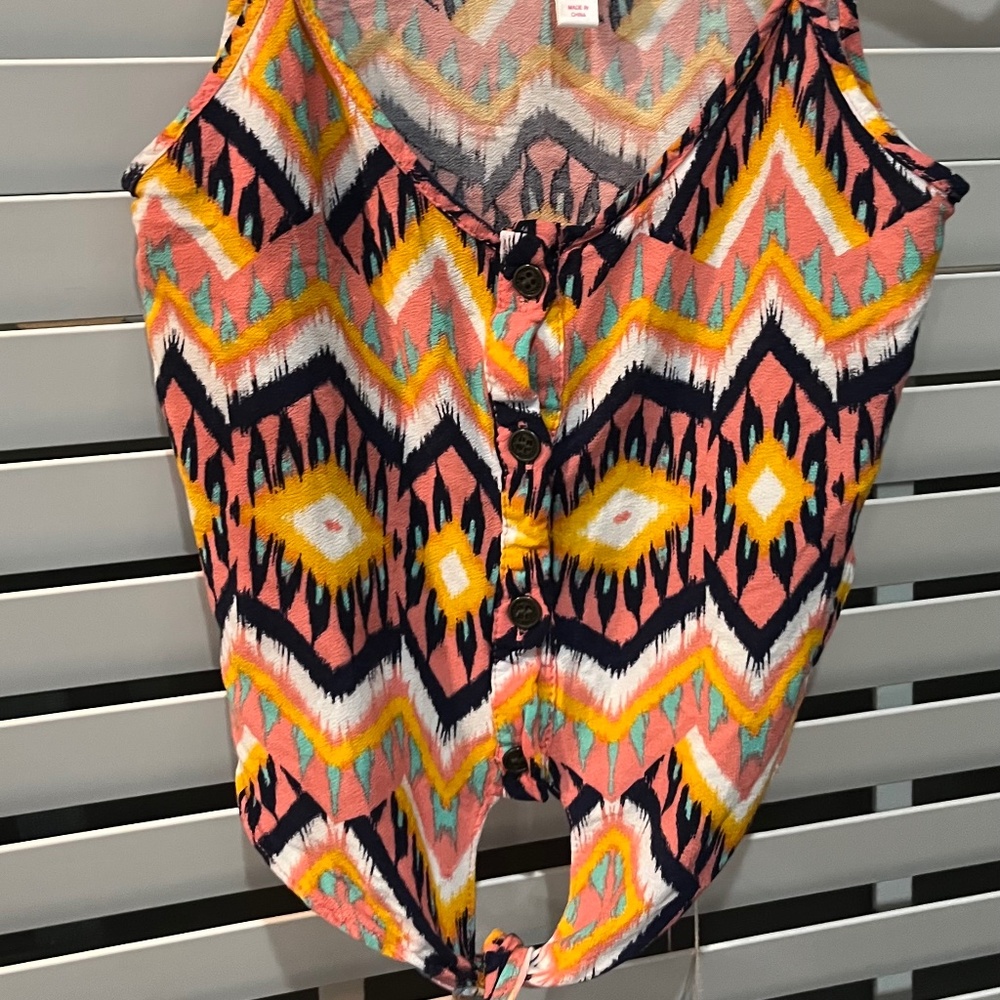 Trendy Tank top/Crop top!